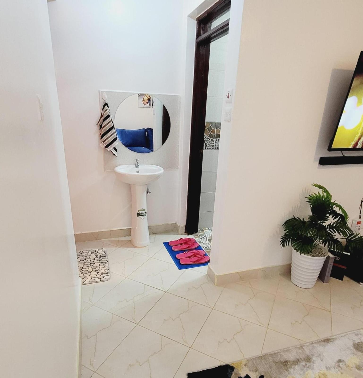 Appartamento Newly Furnished 1-bedroom