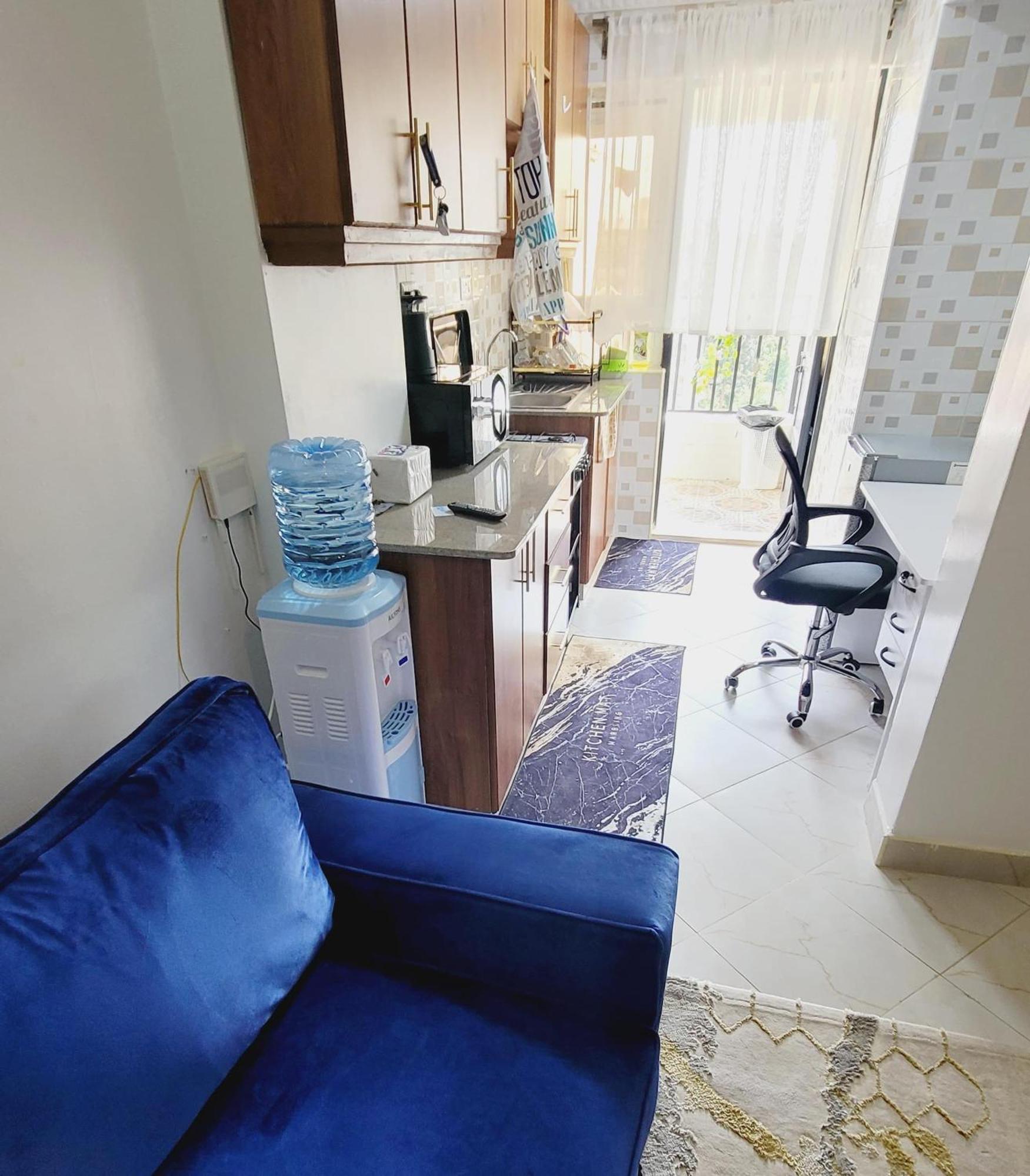 Appartamento Newly Furnished 1-bedroom *